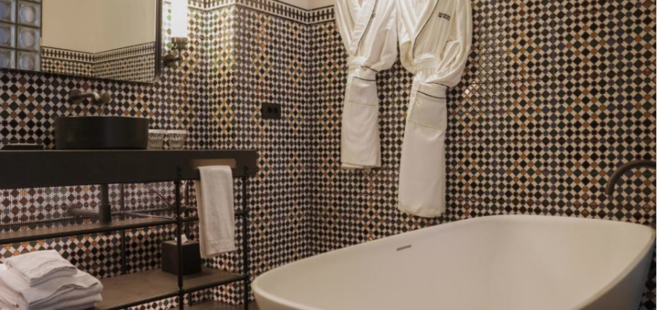 Baño azulejos artesanos